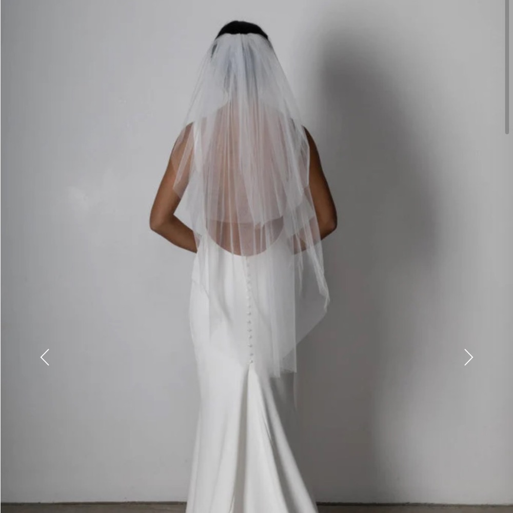 GRACE LOVES LACE || Posey Short Veil